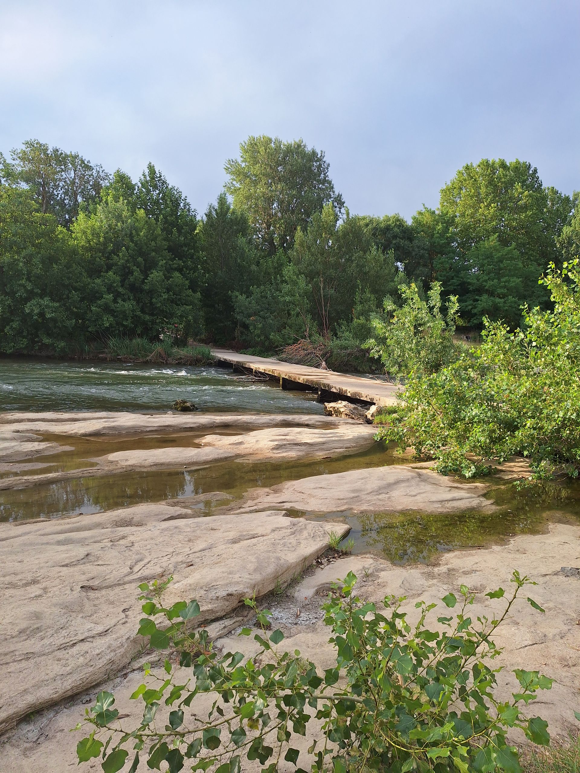 Le pont et la rivière