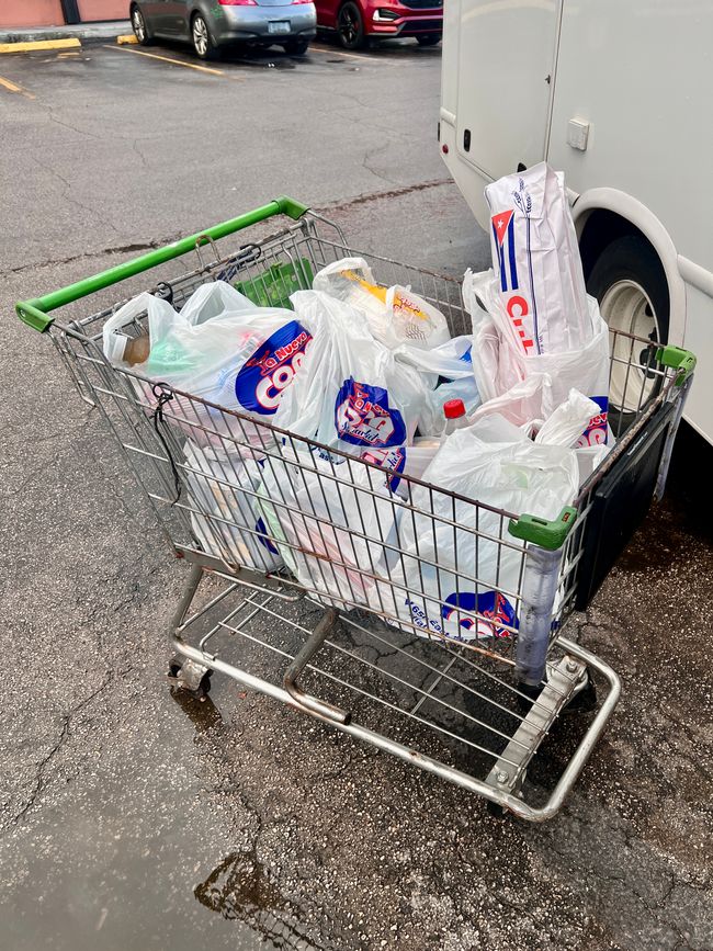 Unser Einkaufswagen :)