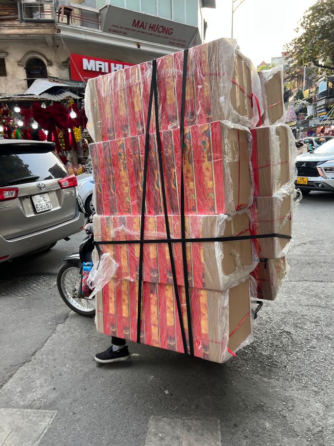Hanoi-Tag 2: Überfüllte Läden, eine schwierige Challenge und das Abenteuer Train Street