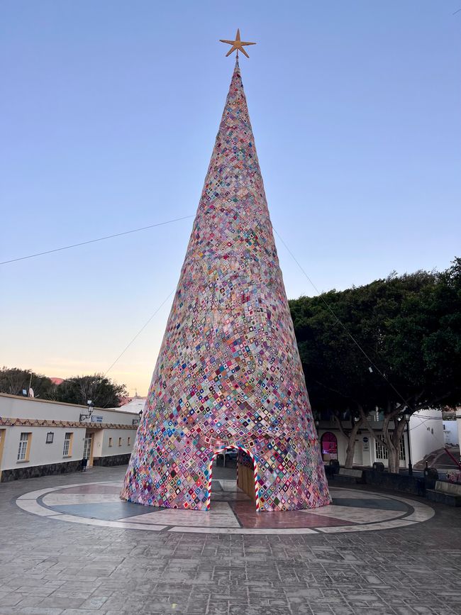 There it is: 20 m high and all handmade!