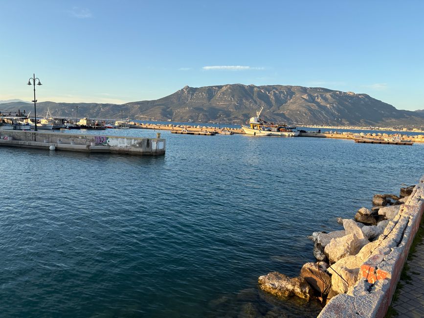 Vedere Corinto, sole e fare il bagno