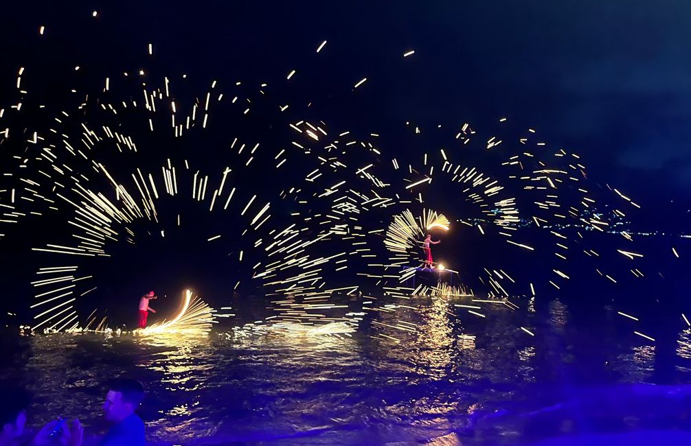 查汶海滩夜景