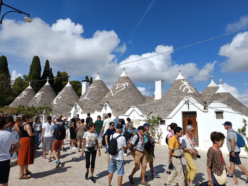 Alberobello, die Stadt aus weißen Zipfelmützen