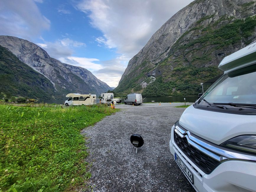 Etiqueta 11 - Bakka en Næroyfjorden sobre Vossevangen y Viking Valley en Gudvangen