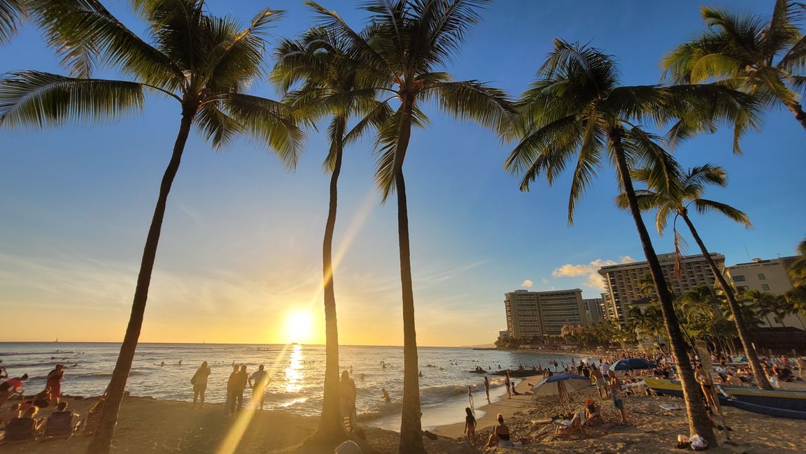 At 'Carefree Beach' – Sans Souci-Kaimana Beach Park