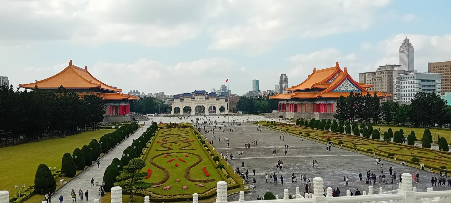 Taipéi / Salón Conmemorativo de Chiang Kai-shek / Plaza de la Paz