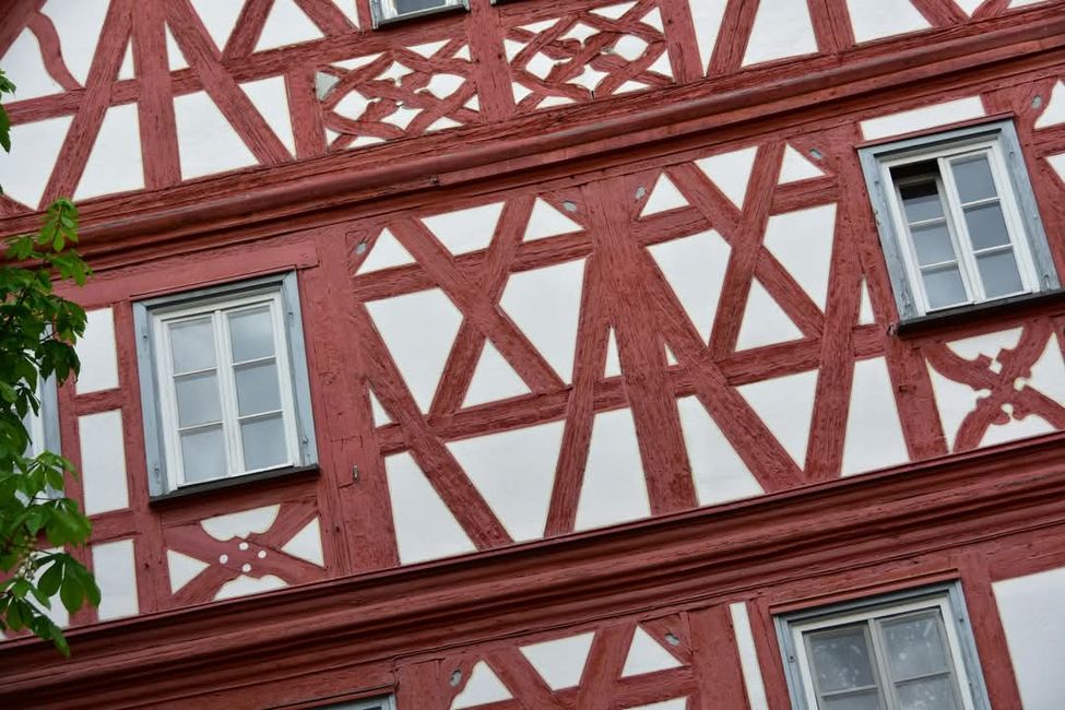 Fachwerk, Kunst und Kettensägen