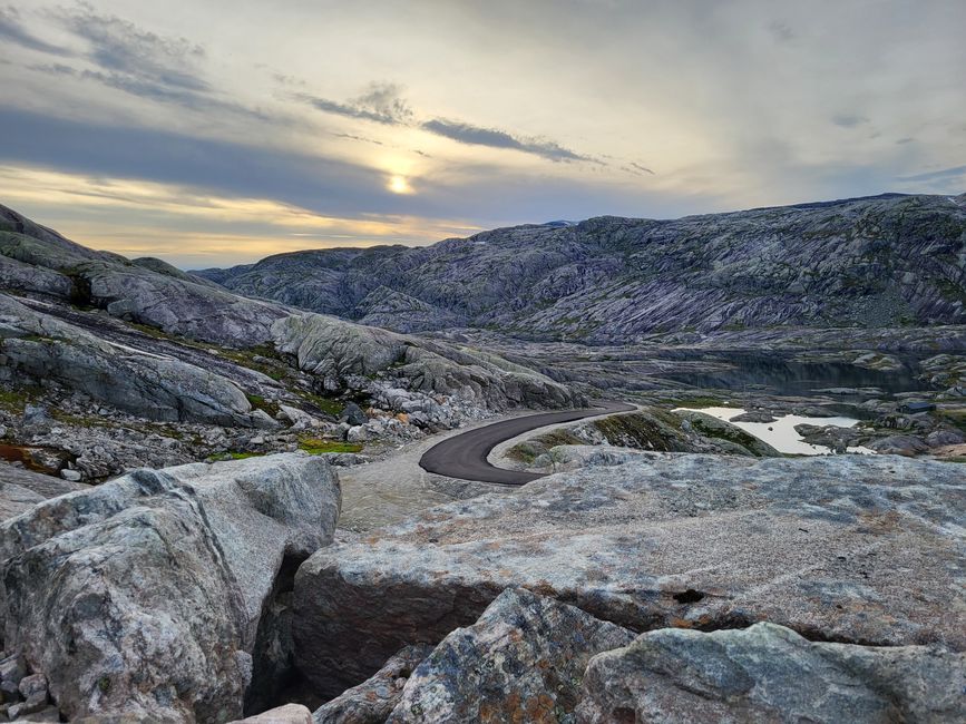 Day 11 - Bakka at Næroyfjorden via Vossevangen and Viking Valley in Gudvangen