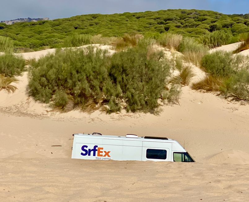 Betty ist schon im Sand versunken