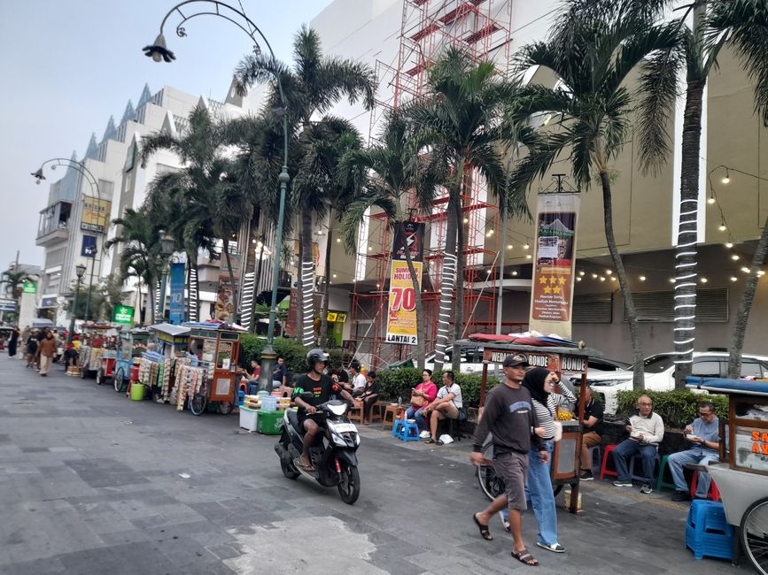 Plaza Alun-Alun Lor