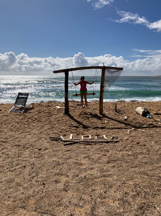 D 20 - 7am Yoga, oceanfront bfast at LavaLava, more running and a nice swim in a pool all to myself 