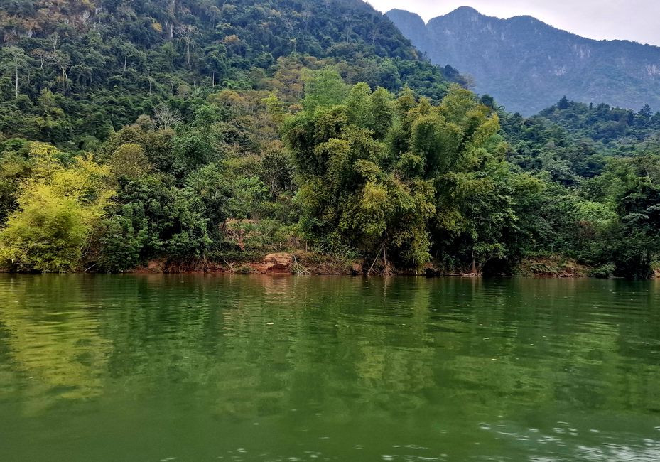 Entlang dem Fluß Nam Ou - nach Muang Ngoi und zurück
