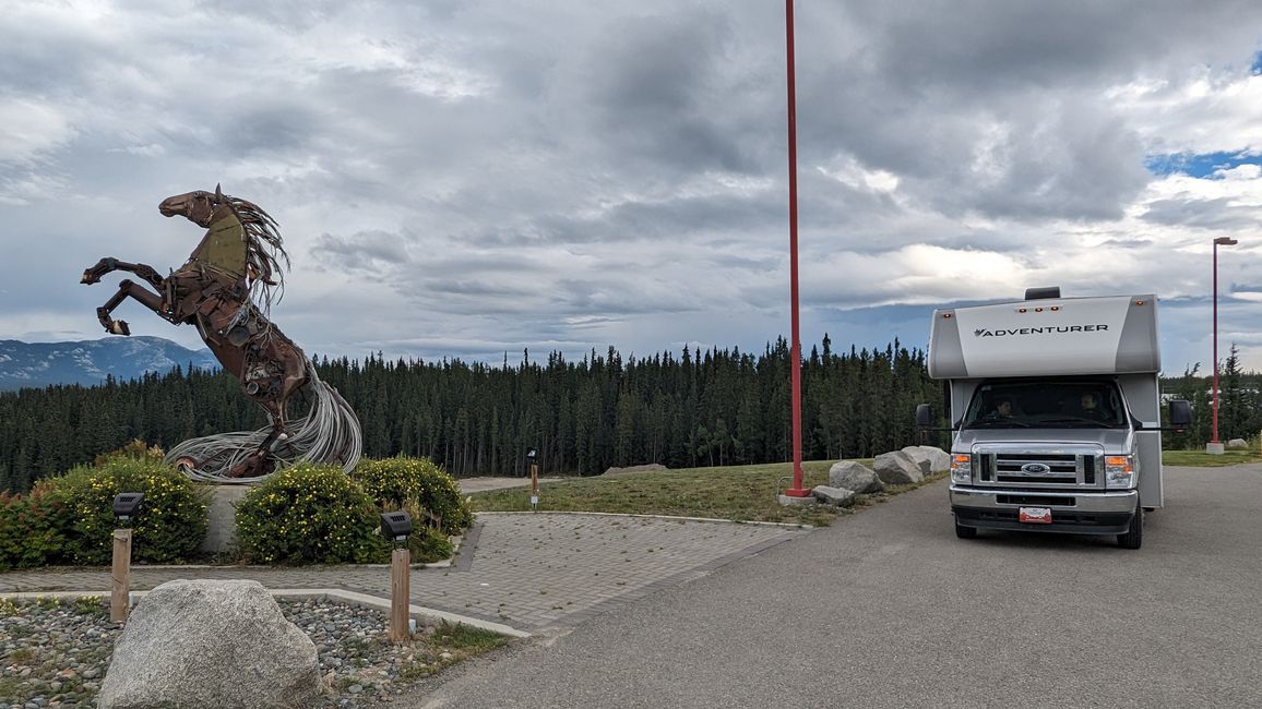 Tag 28: Kathleen Lake - Whitehorse: And Zack - there's the flat tire!