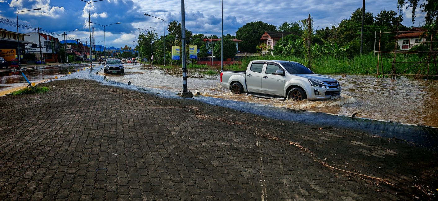 u.U. hatte es geregnet 