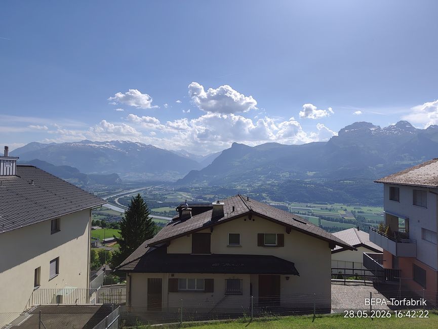 Liechtenstein - was für Aussichten und Berge🐶😃