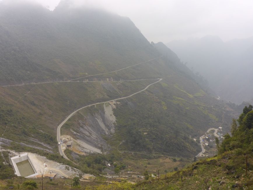 Lange Abfahrt von 1250m zum Babu River