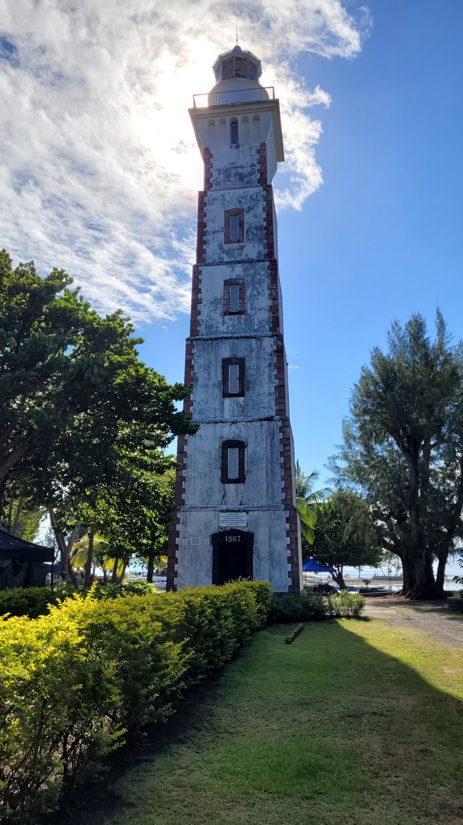 Tour around the edge of Tahiti-Nui