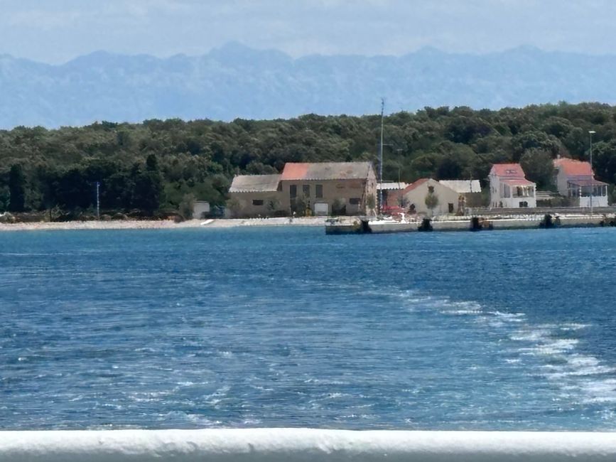 Crociere in nave verso Lo1nj
