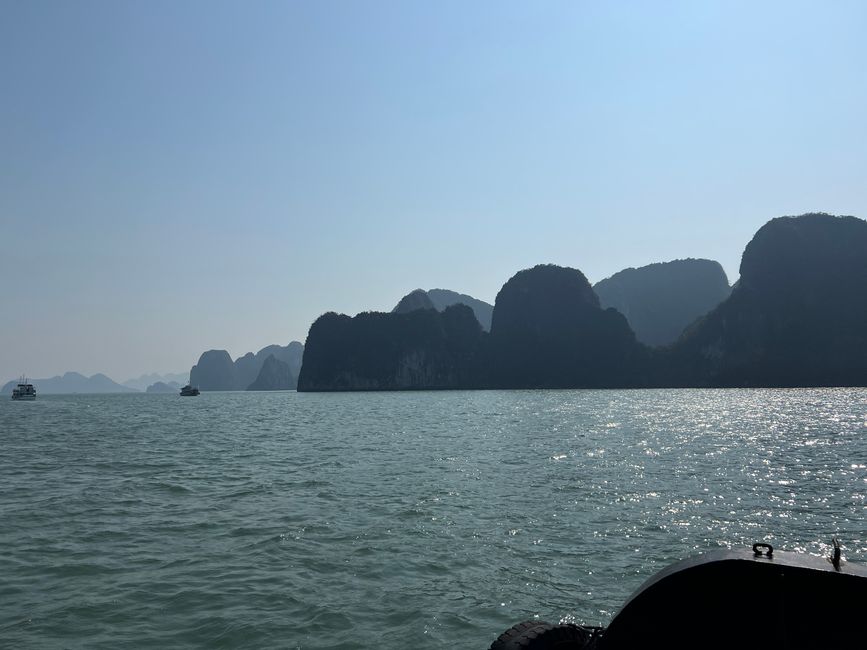 Tag 3 - Hanoi: Glitzereinhörner, Affen und die Kunst der Perlenzucht