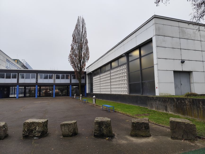 Castrop Rauxel: Overnight stay in the 'industrial city in the green', Master works in the former European Capital of Culture (2010) - it's called Essen by the way - inspection of the sports halls according to DIN... uh... I've forgotten the exact numbers)