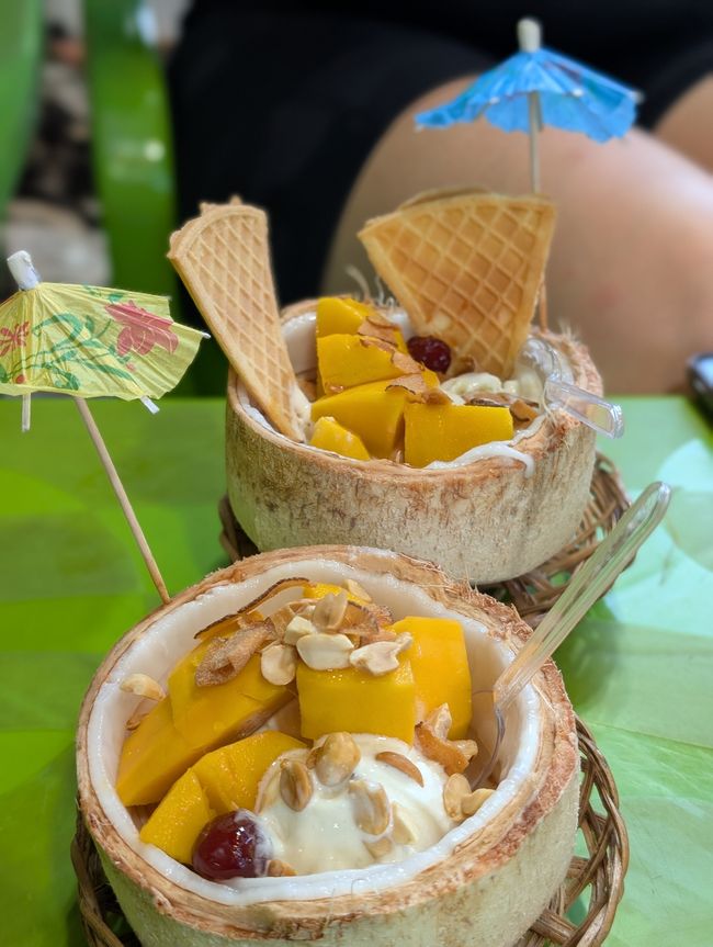 Eine ausgestreckte Hand am Fensterbrett