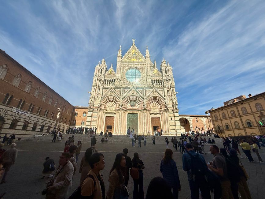 Der Dom von Siena in der Abendsonne.