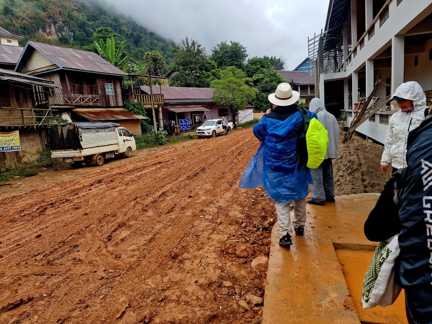 Entlang dem Fluß Nam Ou - nach Muang Ngoi und zurück