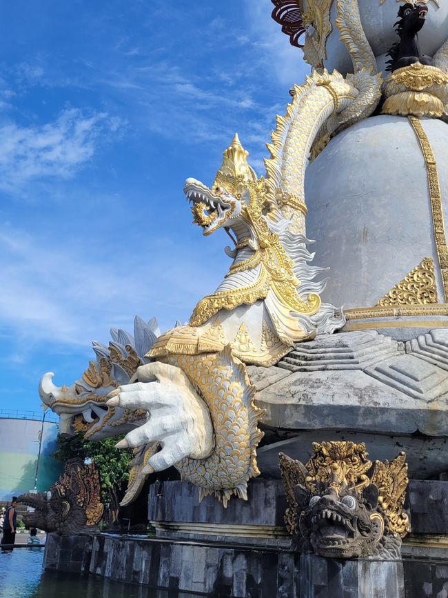 Jour 111 et 112 sur 175 : Croisière autour du monde - Benoa/Bali