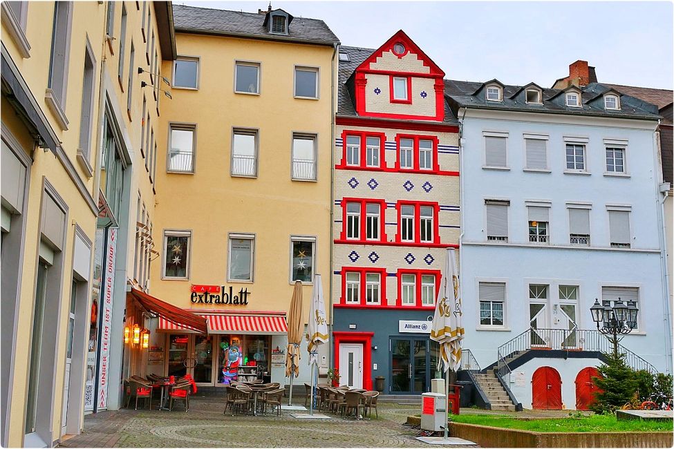 Der Platz „Am Plan“ weil er als erster Platz in Koblenz plan gepflastert wurde.