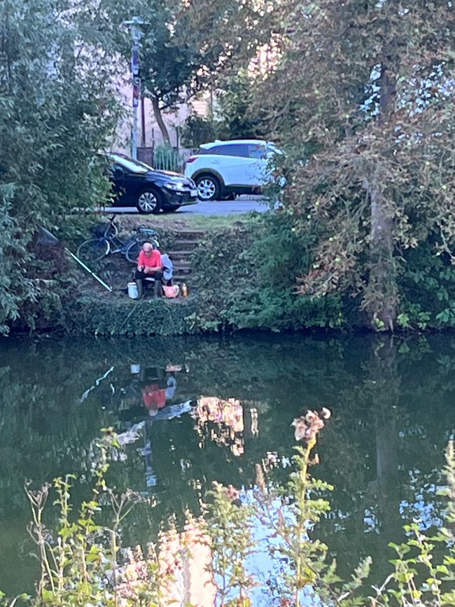 Angler am Kanal