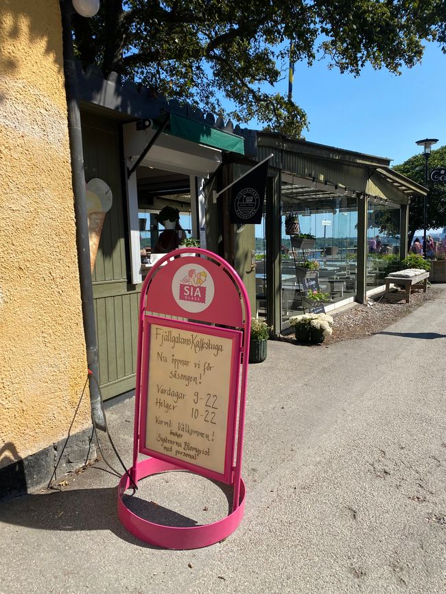 Vi åker med tåget till Stockholm