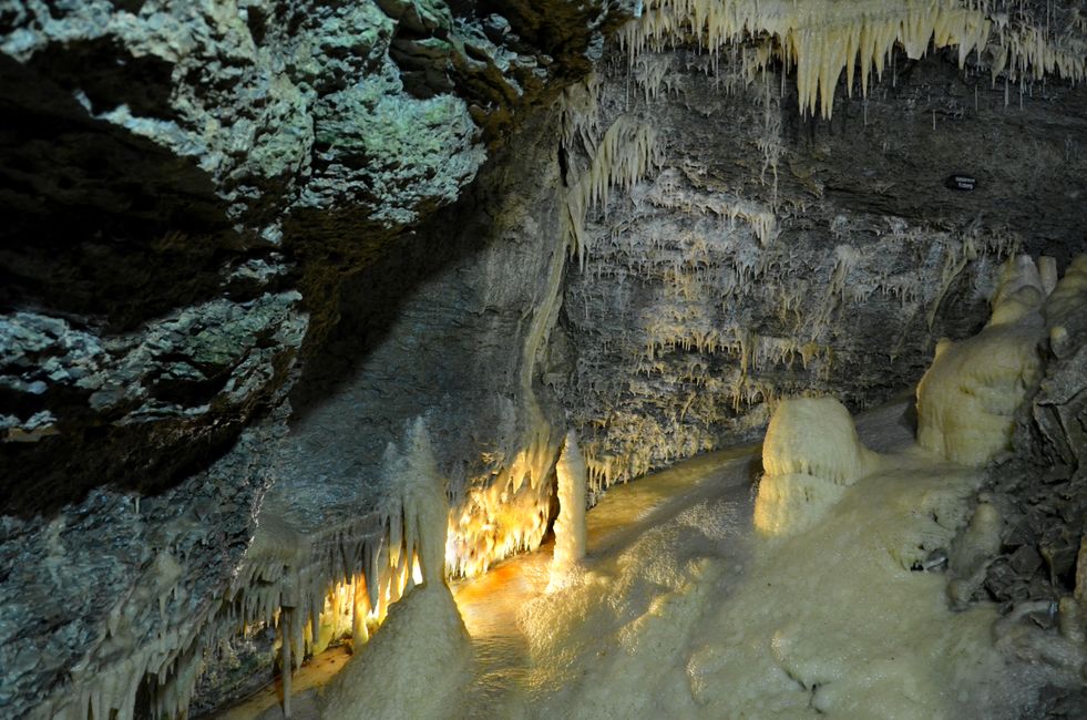 EXPLOSIVE ÜBERRASCHUNG - die Eberstadter Tropsteinhöhle