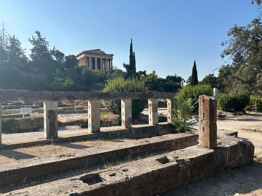 Blick auf den Hephaistion-Tempel