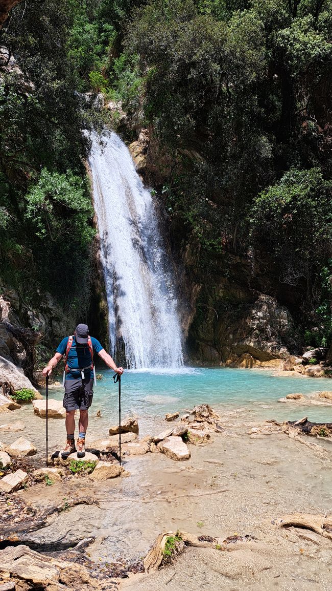 Wanderung zum Neda-Wasserfall