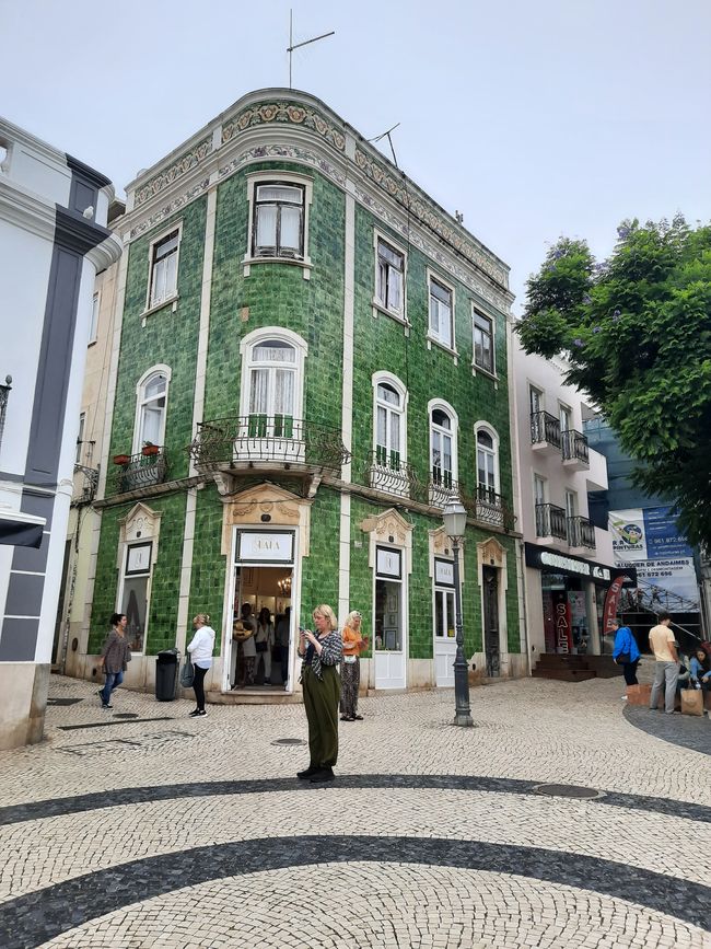 Lagos - Höhlen, Strände und Streetart