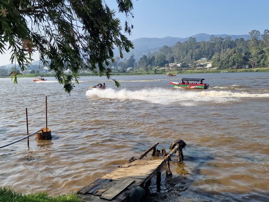 Parque de diversiones junto al lago en Nuwara Eliya