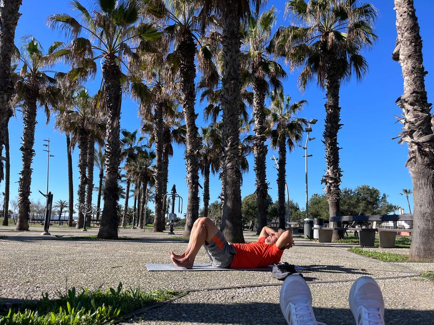 Frühsport im wunderschönen Beachpark von Castello de la Plana