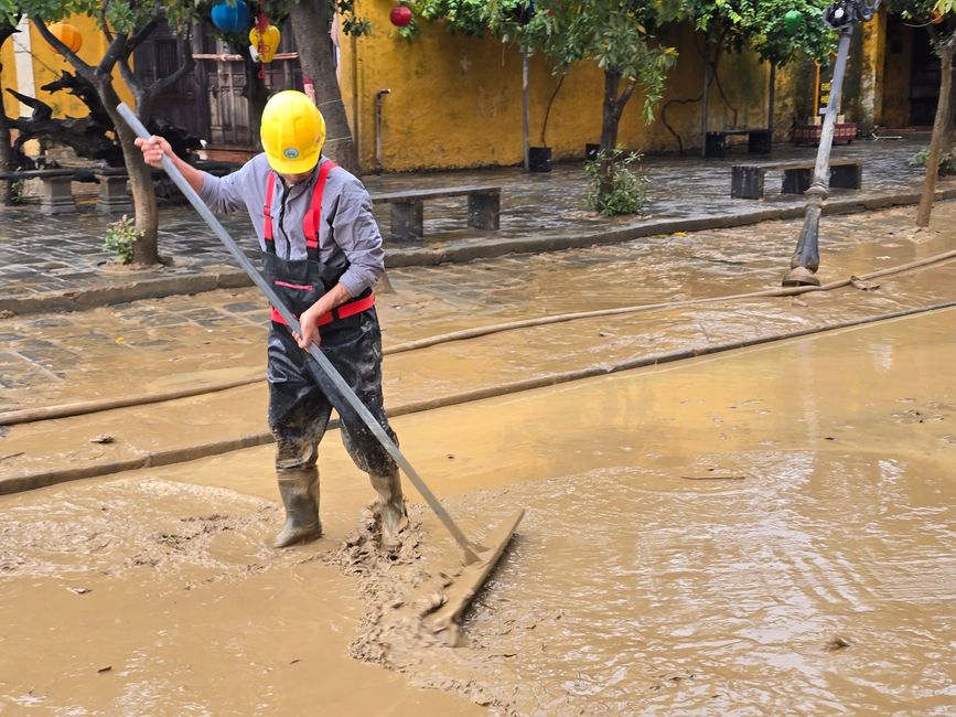 Hoi An - les travaux de nettoyage ont commencé