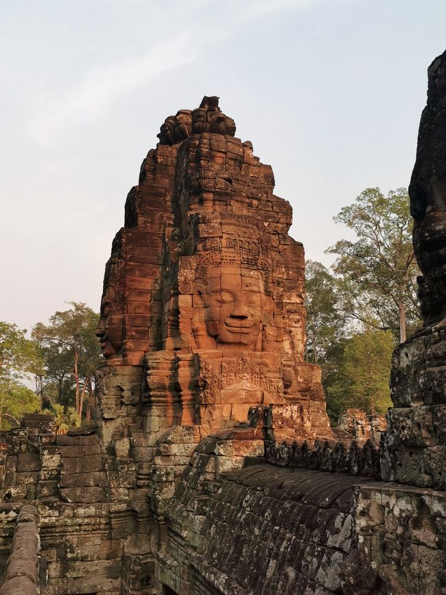 ... auf verbotenen Wegen im Bayon Tempel .....