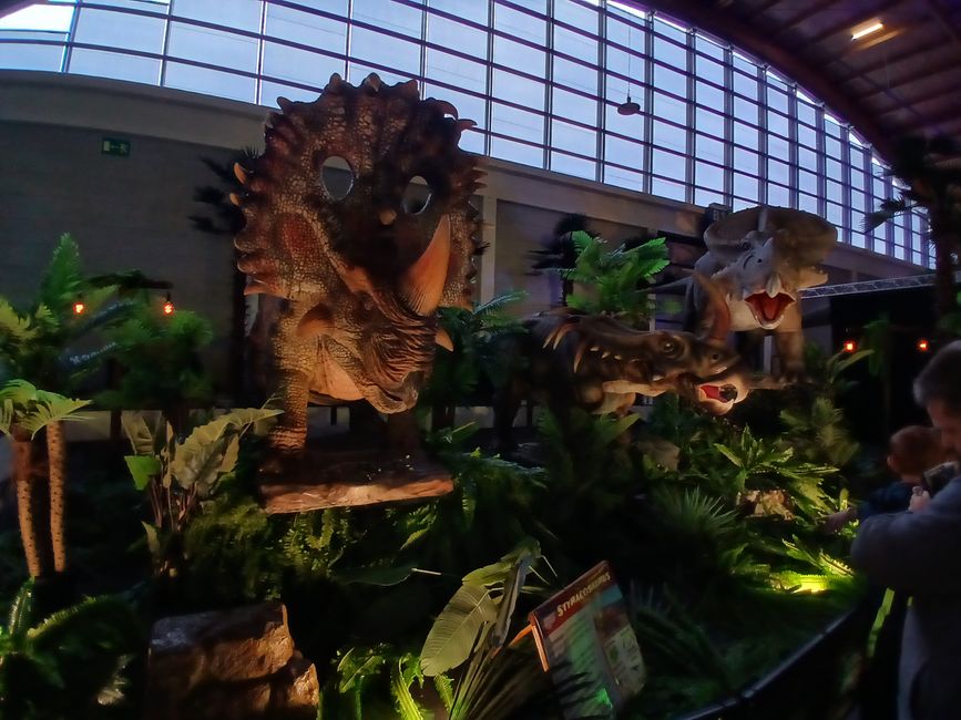 Dino Fever in Friedrichshafen: An Honest Look into the "Kingdom of Dinosaurs"