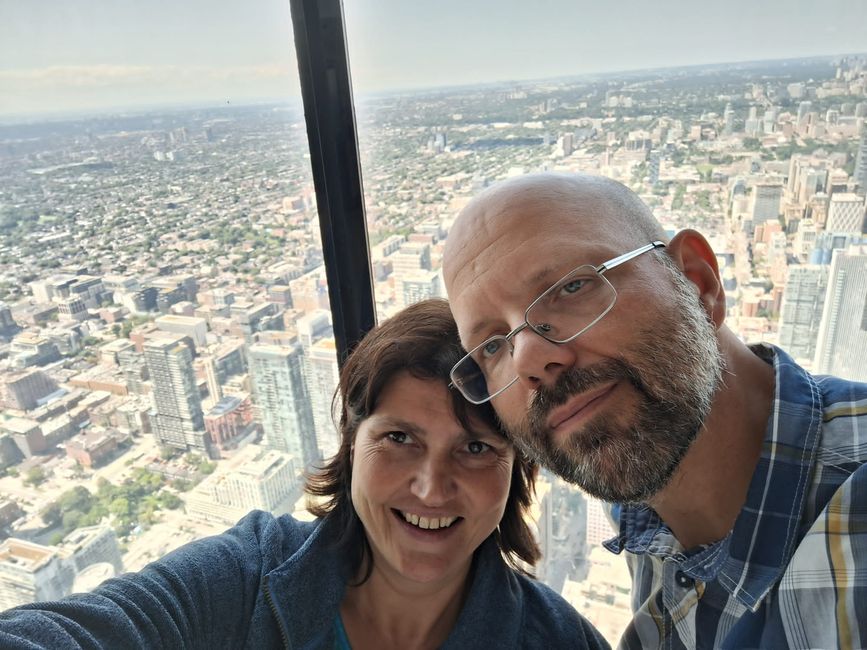 Menschen im CN Tower