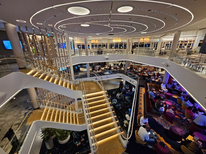 2025 - abril - Viaje inaugural del Mein Schiff Relax