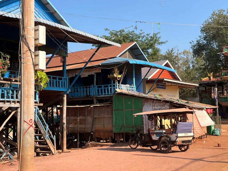 Case su palafitte a Kampong Phluk