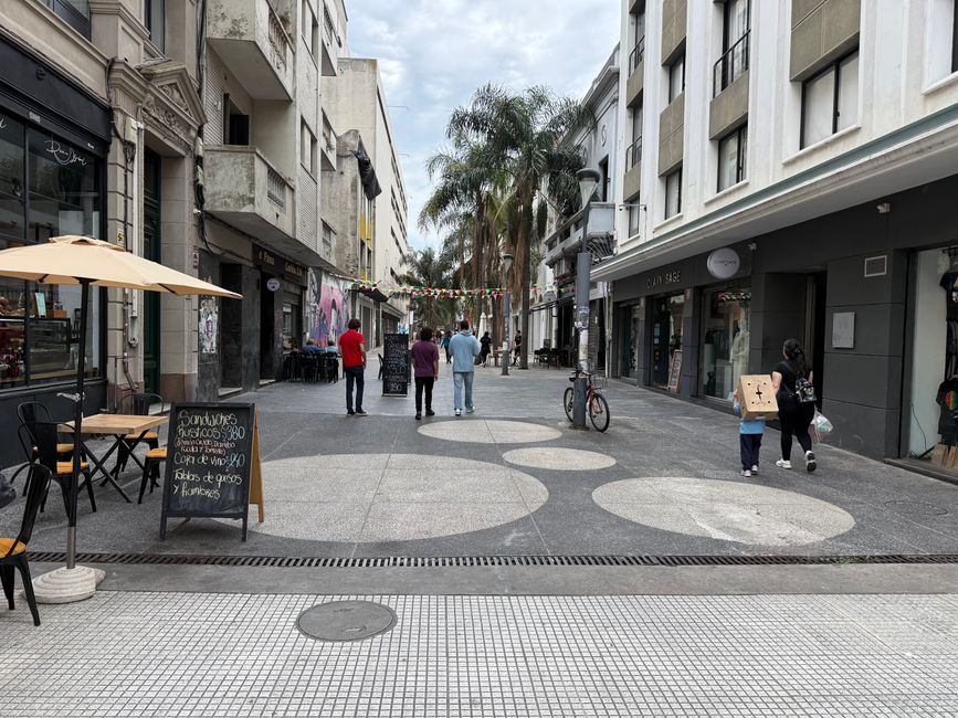 Etiqueta 14: Viaje a Montevideo