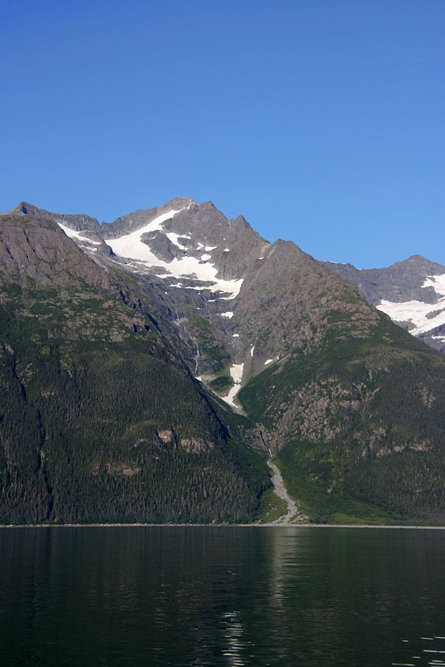 Day 24: Trip to Juneau: Glacier Outburst & 20,000 Tourists