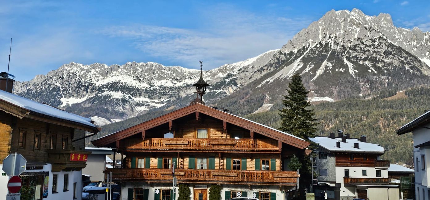 Ellmau/Tirol - wo die Praxis vom Bergdoktor wohnt..