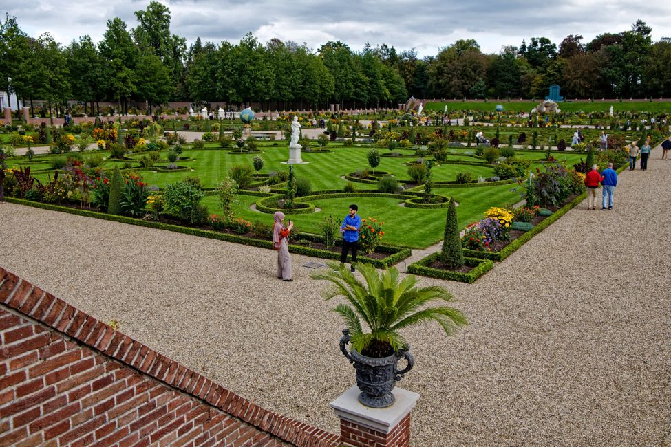 Barockschloss mit Prachtsgarten