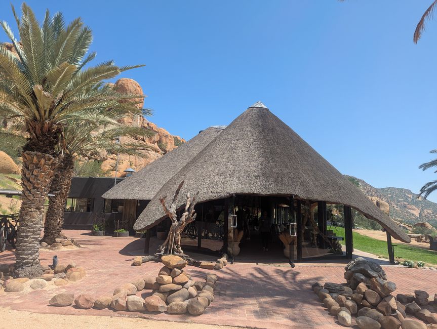 Chaîne de montagnes d'Erongo et Lodge Ai Aiba