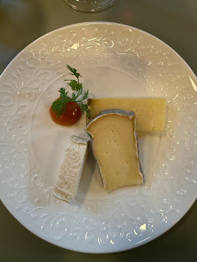 Court Bouillon, Käseplatte