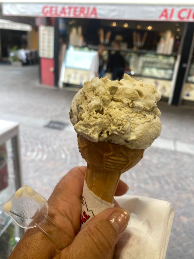 …reichlich Gelaterien….